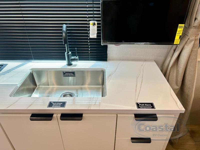 2026 Winnebago 2026 Winnebago Micro Minnie - thumbnail 13