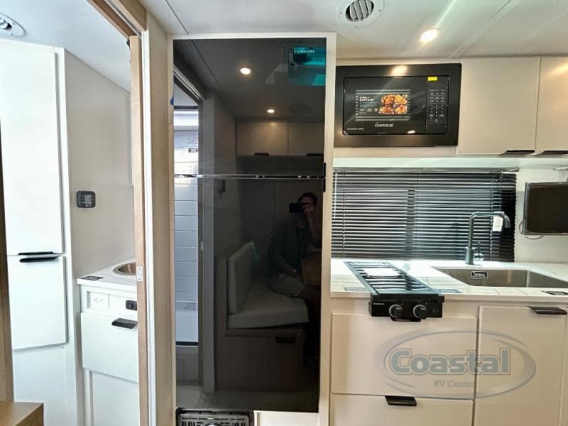 2026 Winnebago 2026 Winnebago Micro Minnie - thumbnail 17