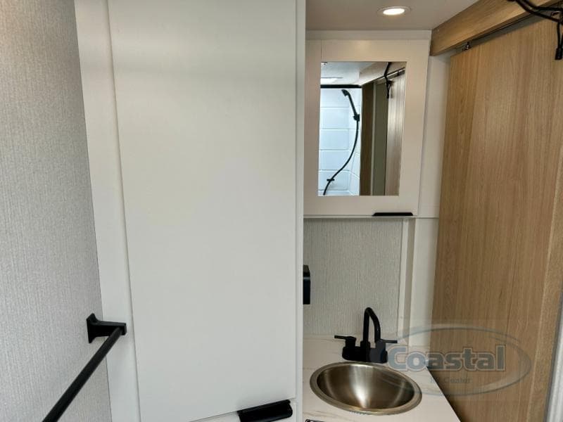 2026 Winnebago 2026 Winnebago Micro Minnie - thumbnail 21