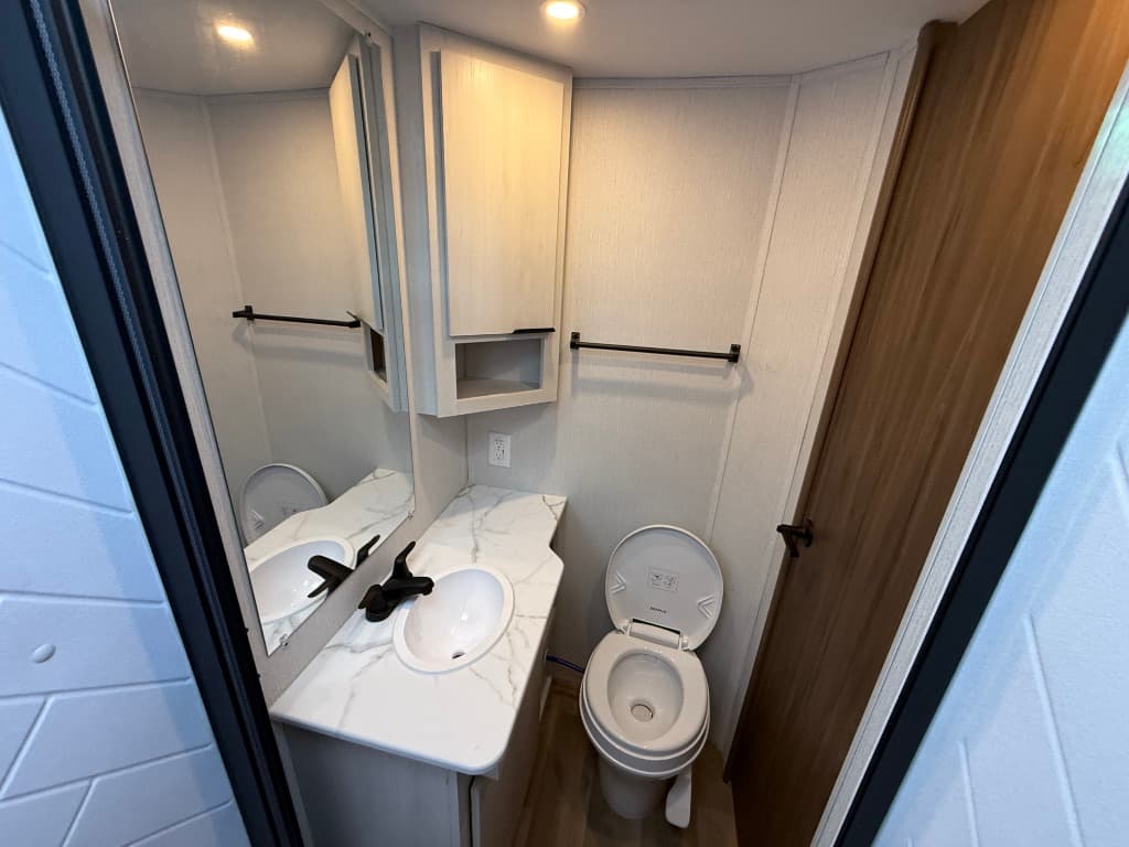 2026 Winnebago 2026 Winnebago Access - thumbnail 23