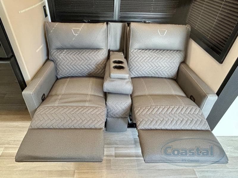 2026 Keystone 2026 Keystone Walkabout - thumbnail 8