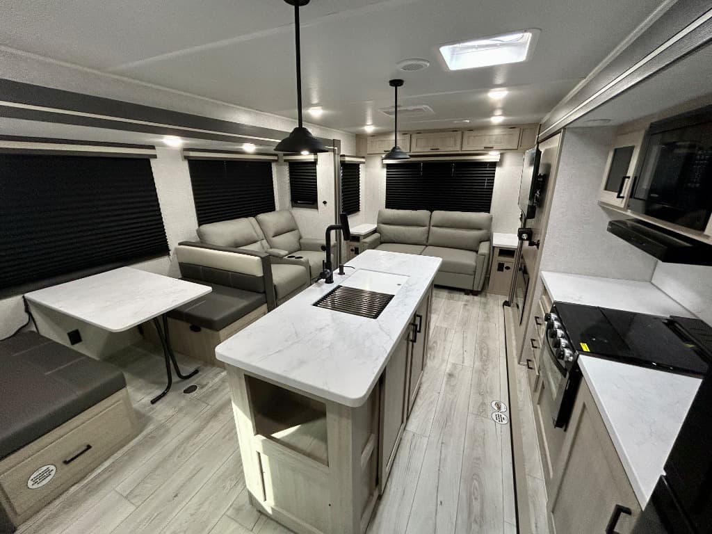 2026 East To West 2026 East To West Della Terra - thumbnail 4