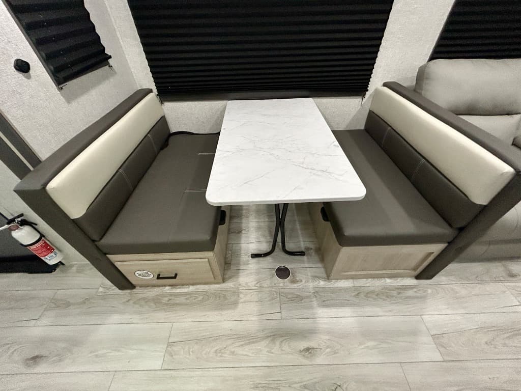 2026 East To West 2026 East To West Della Terra - thumbnail 7