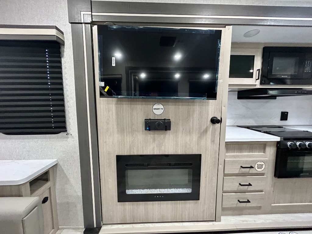 2026 East To West 2026 East To West Della Terra - thumbnail 11