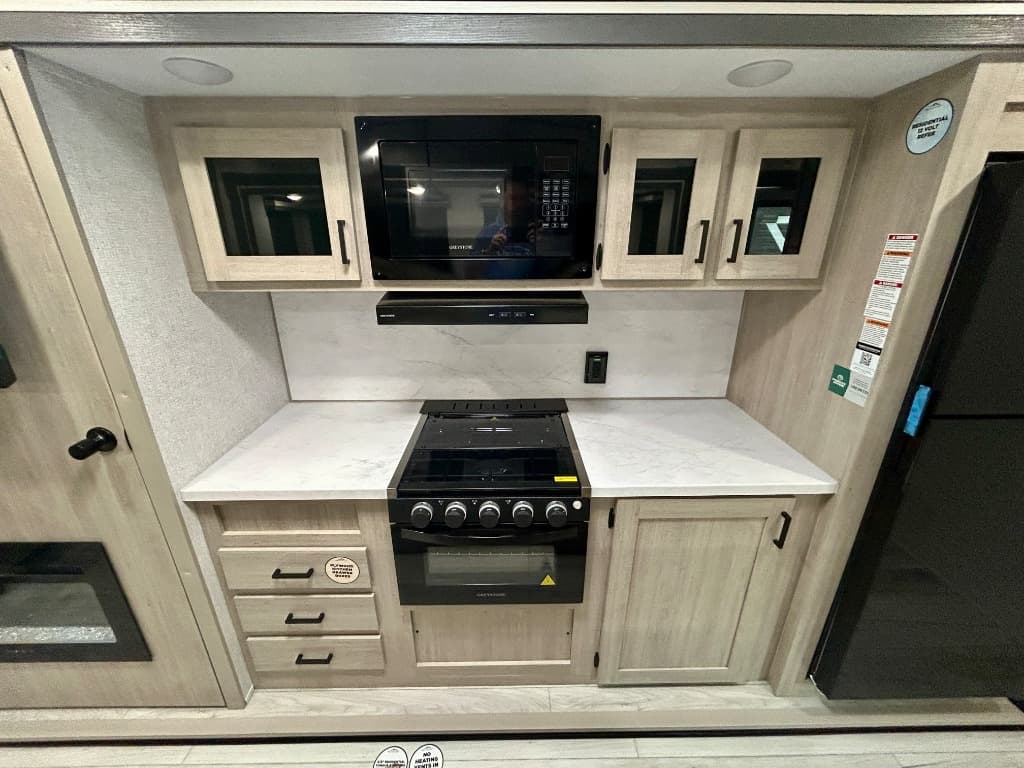 2026 East To West 2026 East To West Della Terra - thumbnail 13