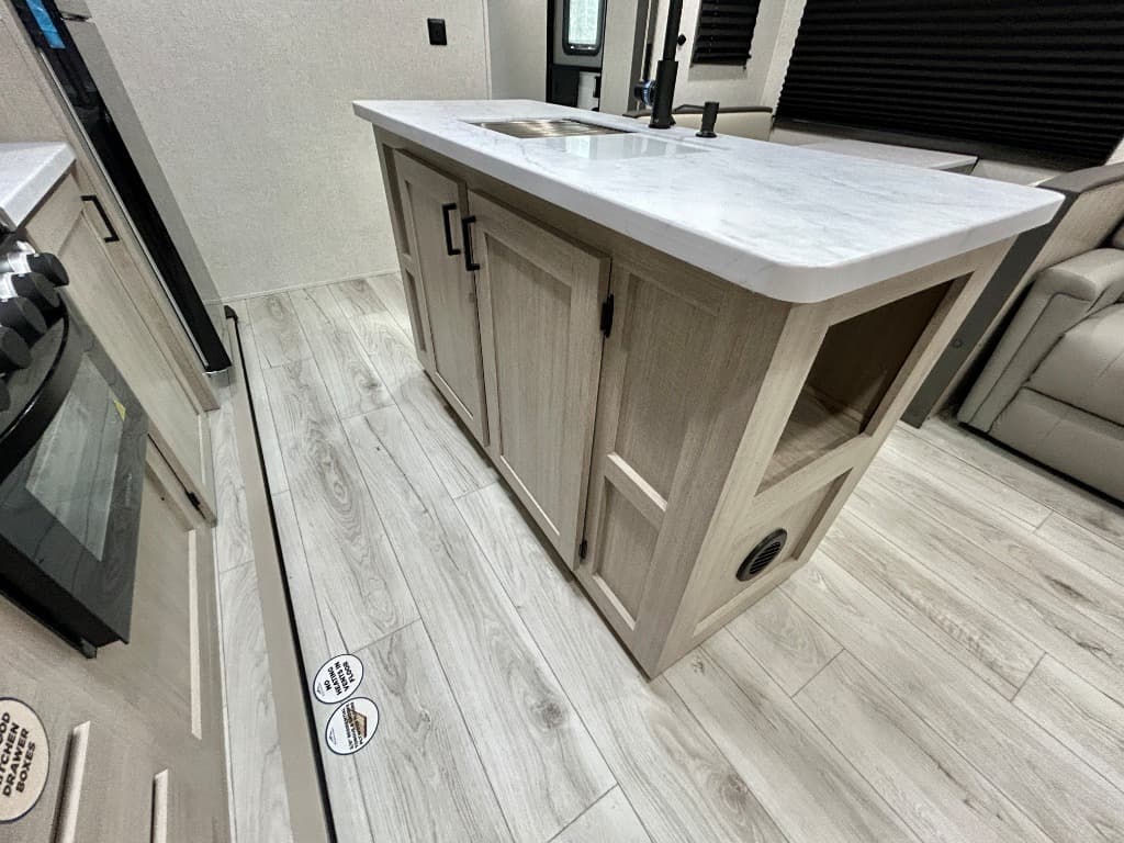 2026 East To West 2026 East To West Della Terra - thumbnail 18