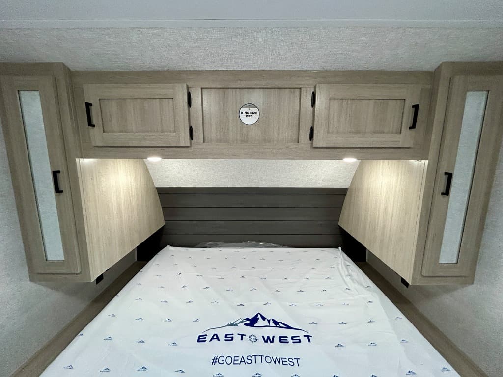 2026 East To West 2026 East To West Della Terra - thumbnail 23