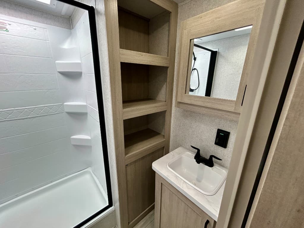 2026 East To West 2026 East To West Della Terra - thumbnail 26