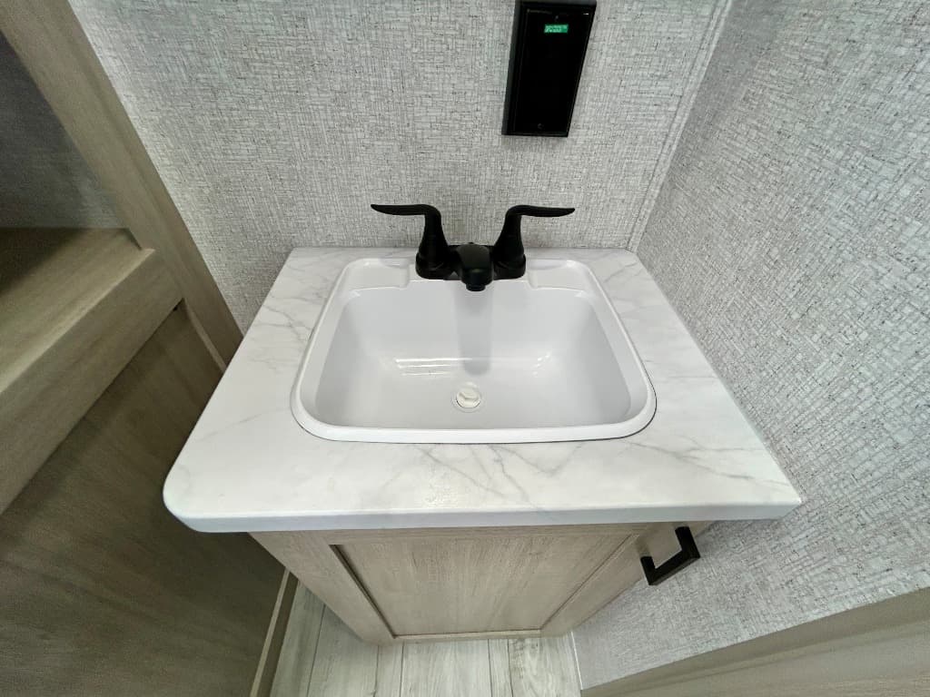 2026 East To West 2026 East To West Della Terra - thumbnail 28