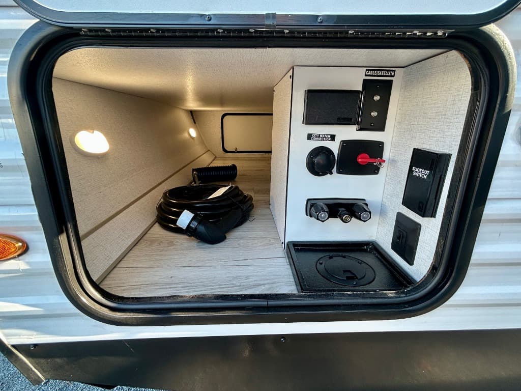 2026 East To West 2026 East To West Della Terra - thumbnail 33