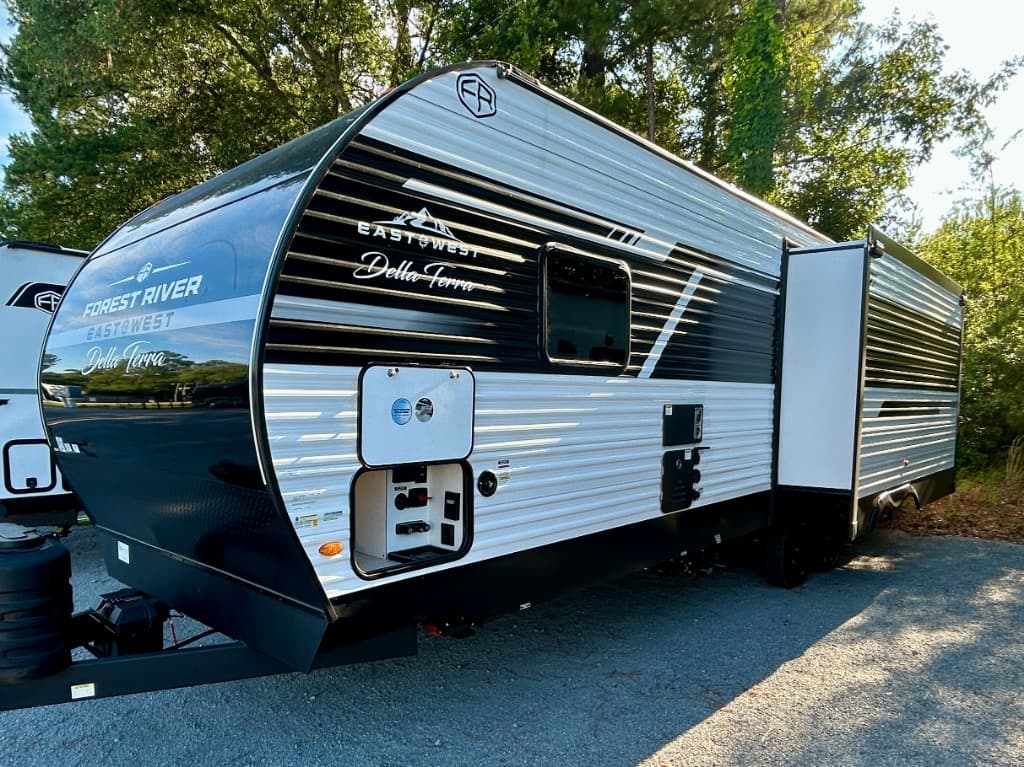 2026 East To West 2026 East To West Della Terra - thumbnail 36