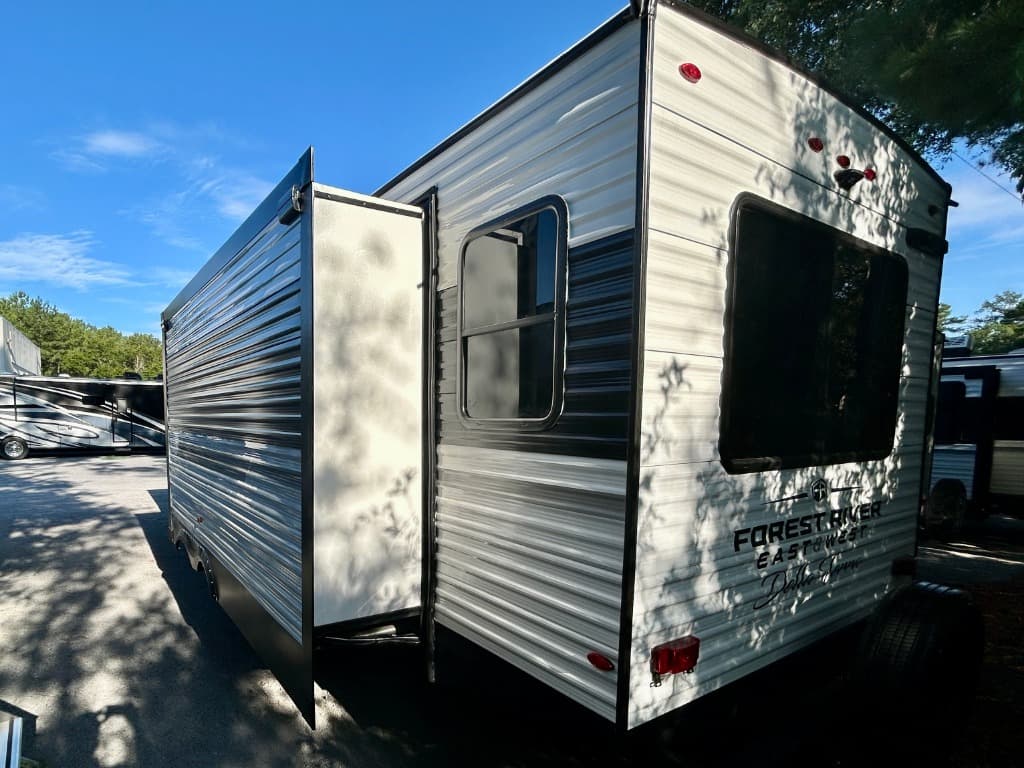 2026 East To West 2026 East To West Della Terra - thumbnail 37