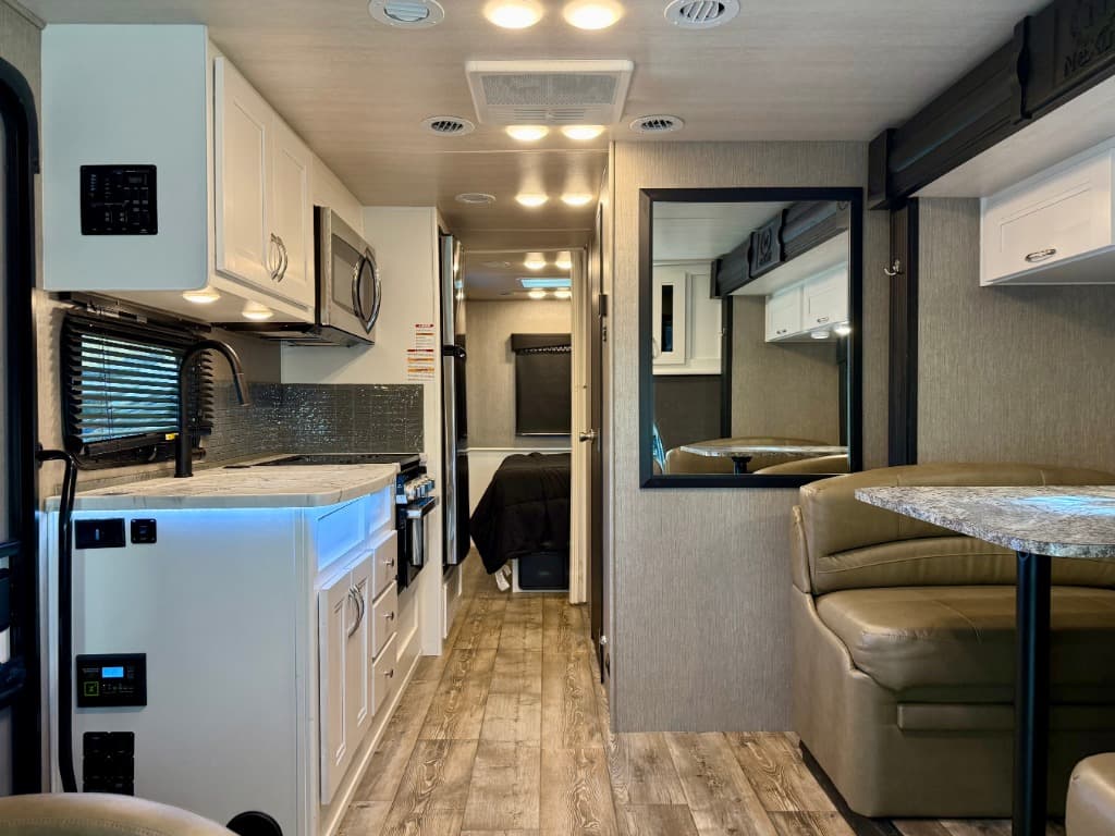 2023 NeXus RV 2023 NeXus RV Viper - thumbnail 4