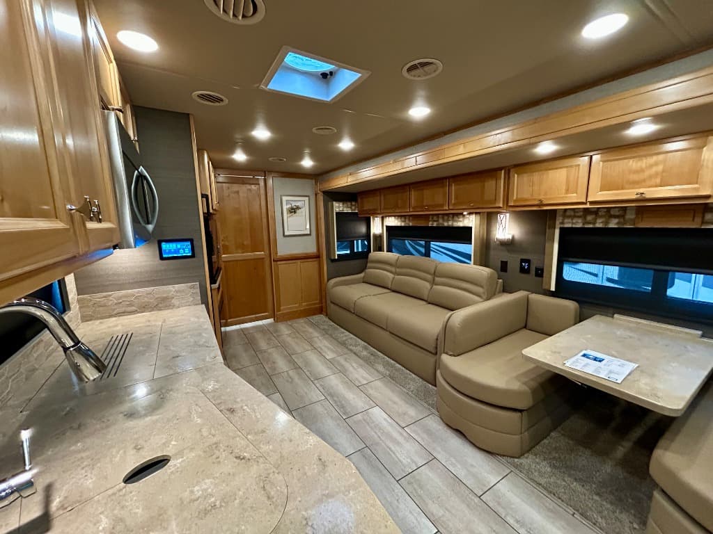 2022 Tiffin 2022 Tiffin Open Road Allegro - thumbnail 3