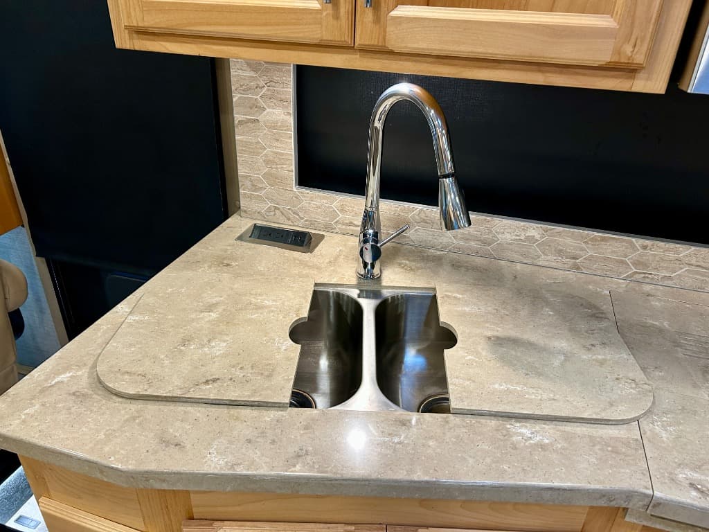 2022 Tiffin 2022 Tiffin Open Road Allegro - thumbnail 14