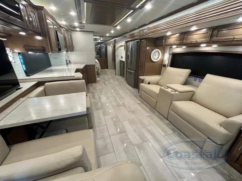 2023 Newmar 2023 Newmar Ventana - thumbnail 3