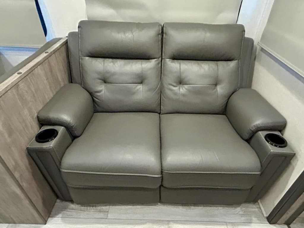 2023 Forest River 2023 Forest River Grand Surveyor - thumbnail 7