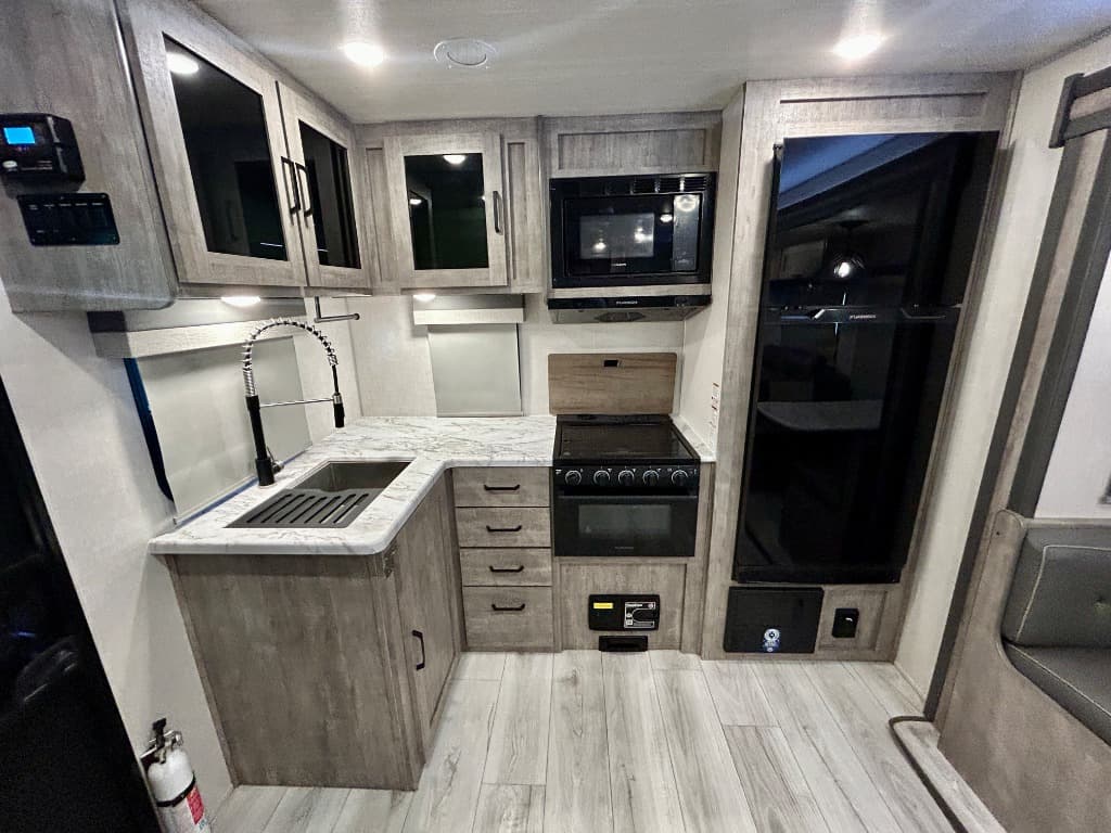 2023 Forest River 2023 Forest River Grand Surveyor - thumbnail 10