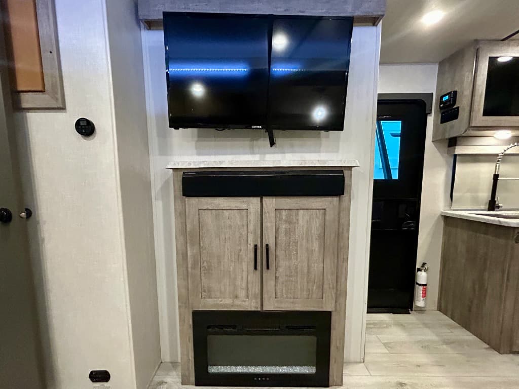 2023 Forest River 2023 Forest River Grand Surveyor - thumbnail 18