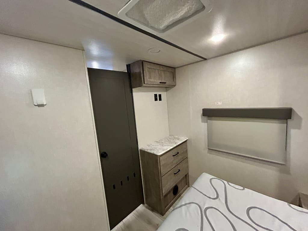 2023 Forest River 2023 Forest River Grand Surveyor - thumbnail 24