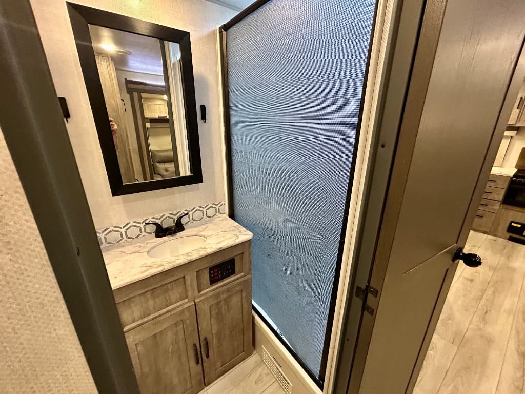 2023 Forest River 2023 Forest River Grand Surveyor - thumbnail 28