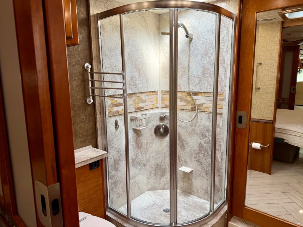 2014 Tiffin 2014 Tiffin Allegro Bus - thumbnail 24