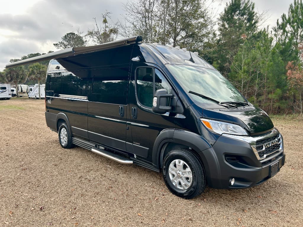 2025 Roadtrek Play Rental