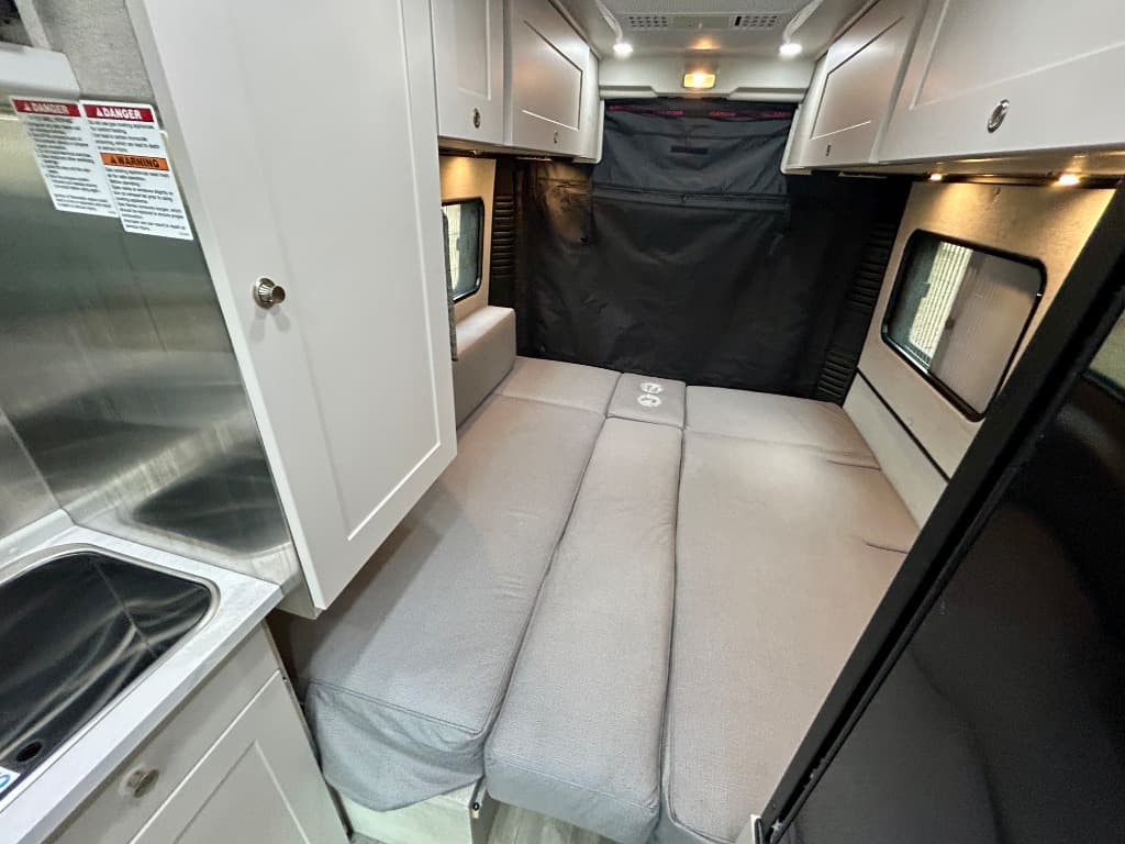 2025 Roadtrek 2025 Roadtrek Play - thumbnail 8