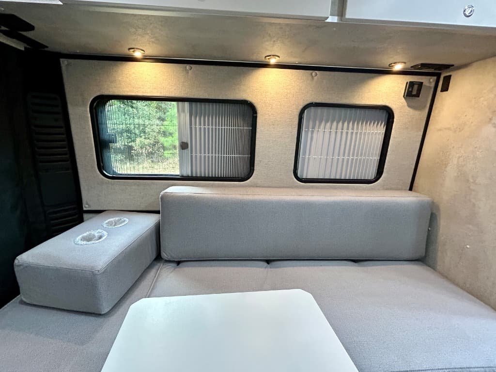 2025 Roadtrek 2025 Roadtrek Play - thumbnail 13