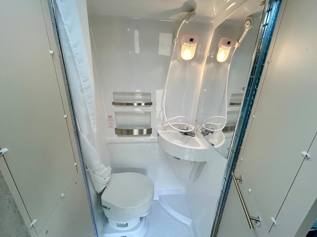 2025 Roadtrek 2025 Roadtrek Play - thumbnail 17