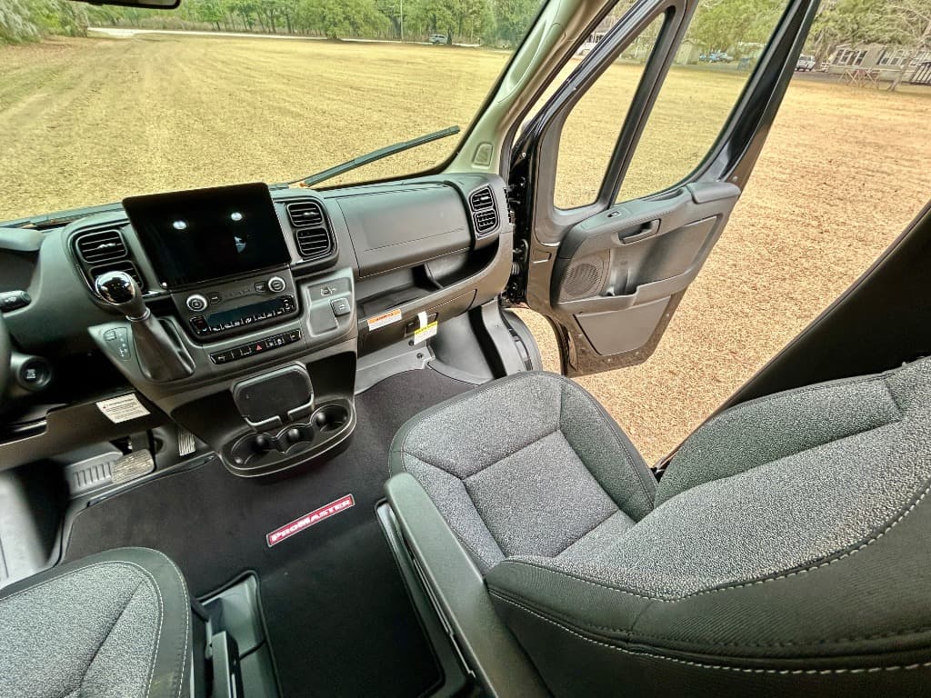 2025 Roadtrek 2025 Roadtrek Play - thumbnail 29