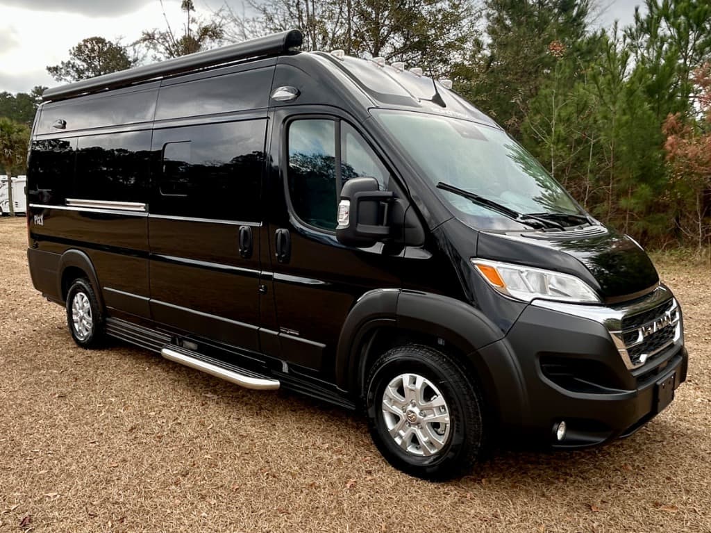 2025 Roadtrek 2025 Roadtrek Play - thumbnail 35