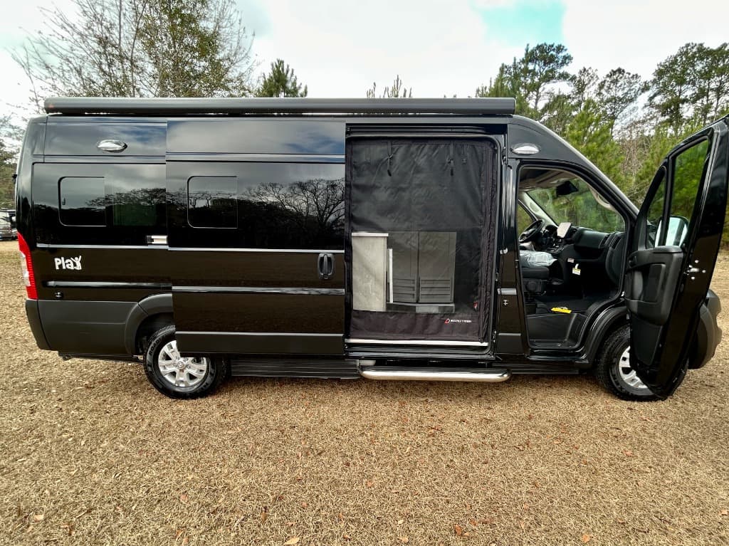 2025 Roadtrek 2025 Roadtrek Play - thumbnail 39