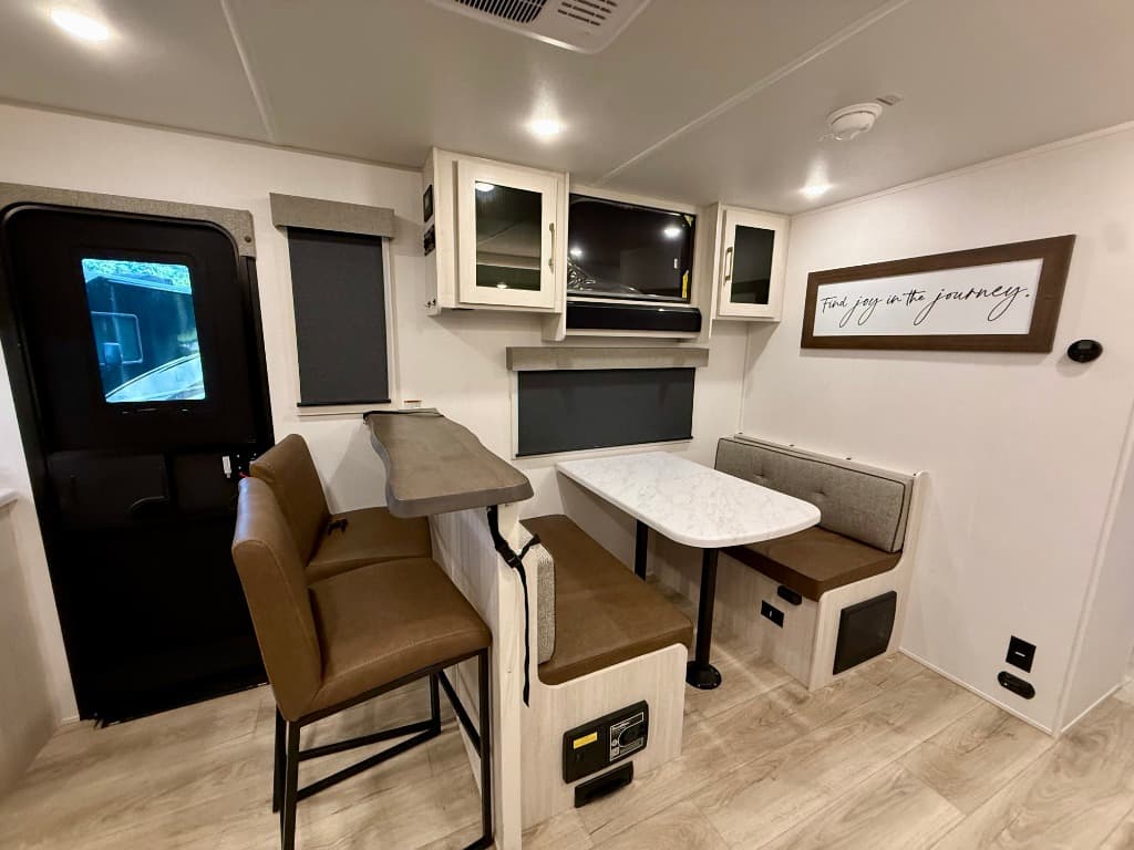 2026 Forest River 2026 Forest River Grand Surveyor - thumbnail 8