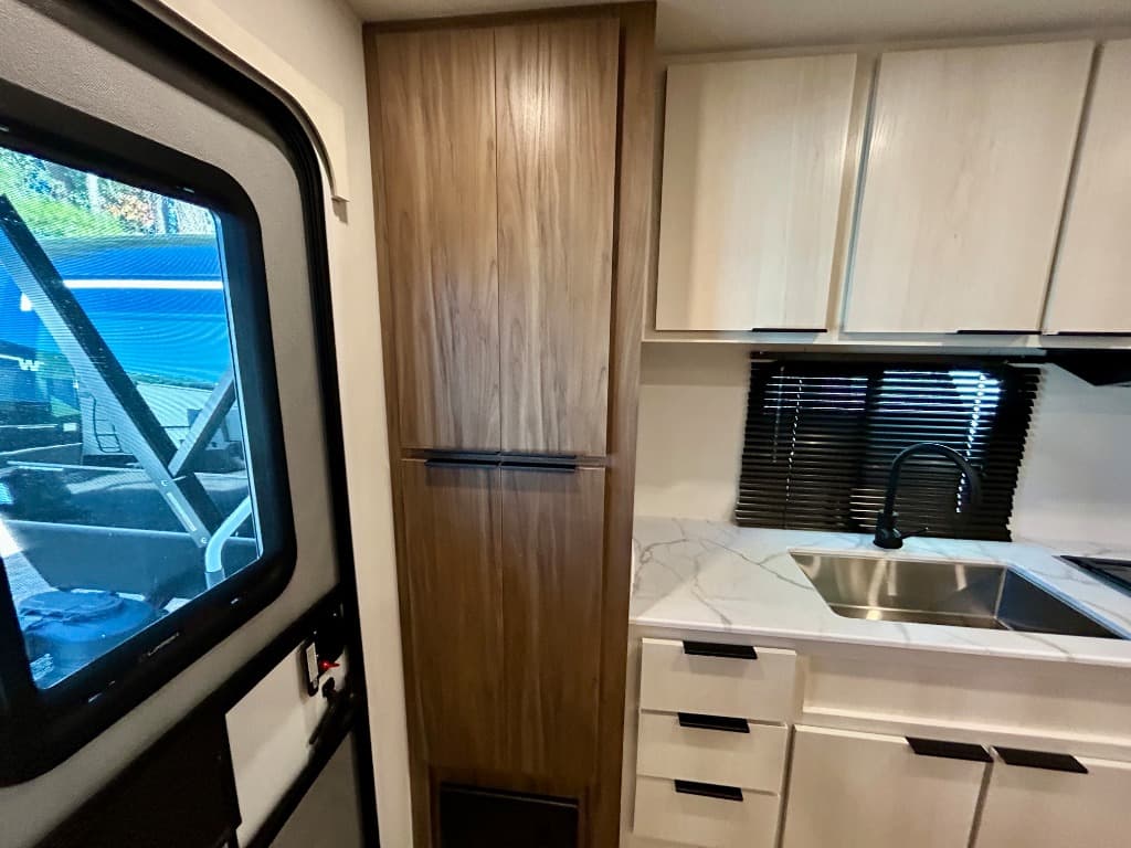 2026 Winnebago 2026 Winnebago Access - thumbnail 12