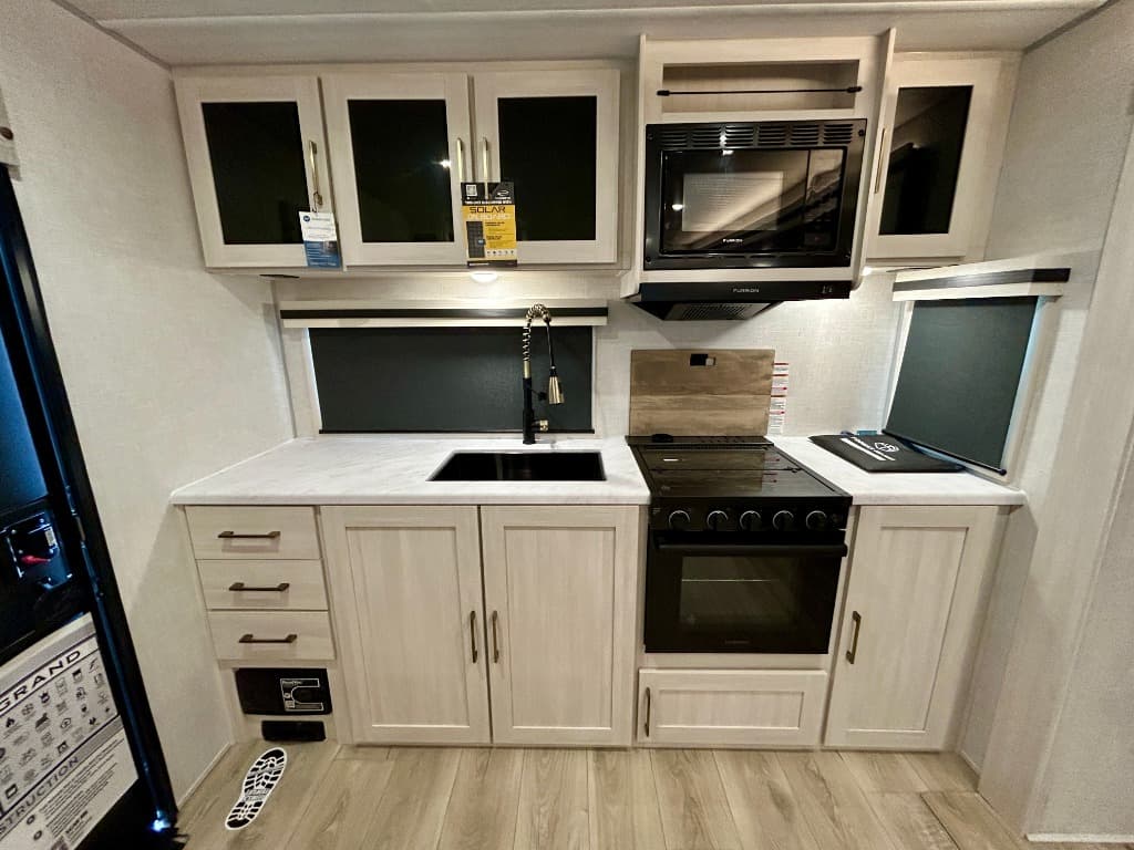 2025 Forest River 2025 Forest River Surveyor Legend - thumbnail 6