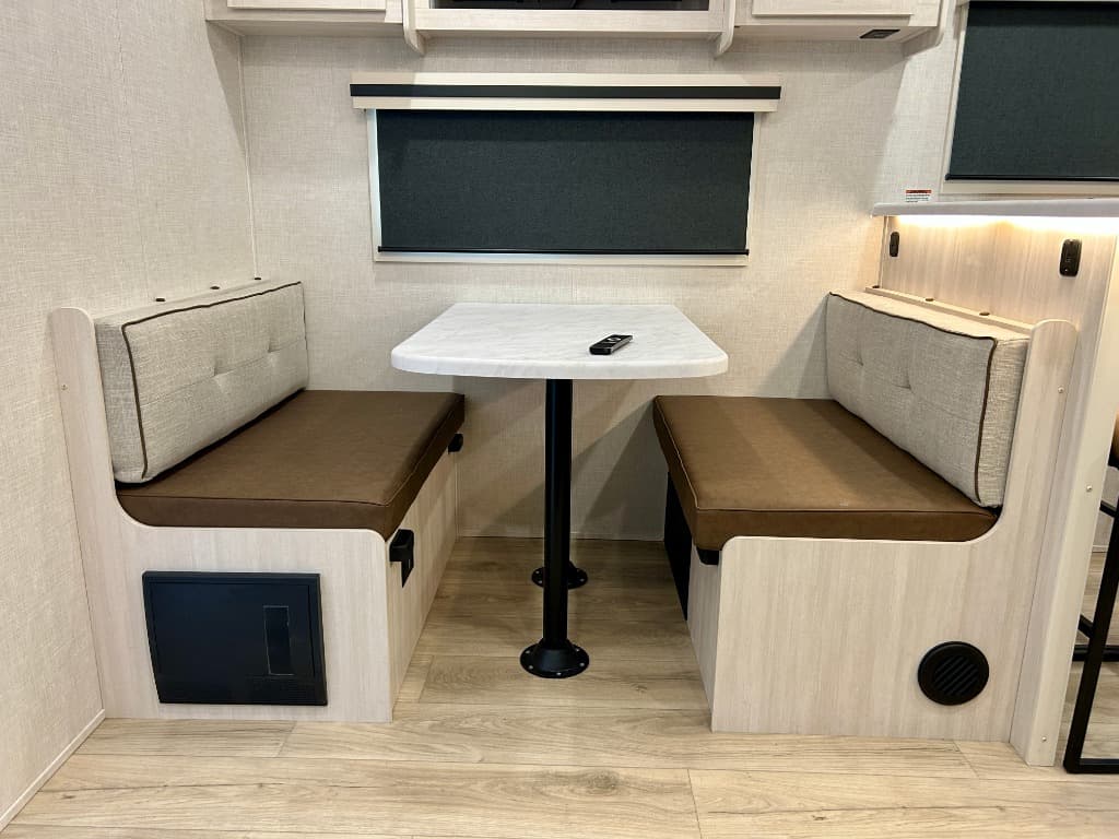 2025 Forest River 2025 Forest River Surveyor Legend - thumbnail 18