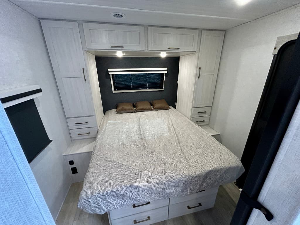 2025 Forest River 2025 Forest River Surveyor Legend - thumbnail 26