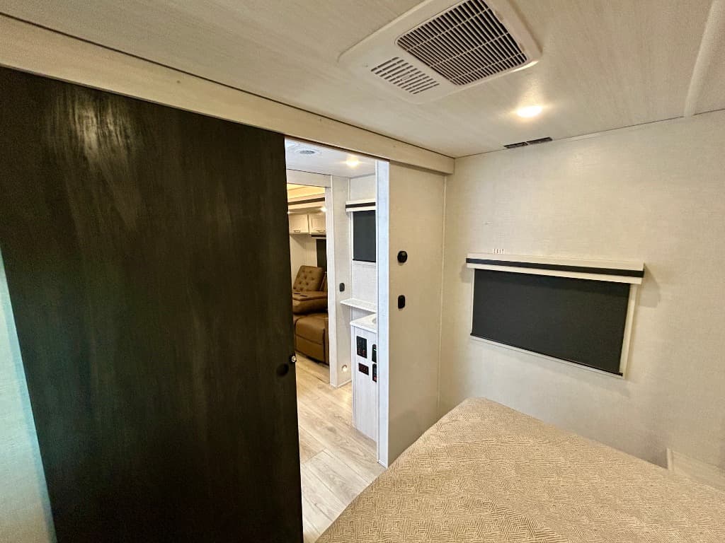 2025 Forest River 2025 Forest River Surveyor Legend - thumbnail 29