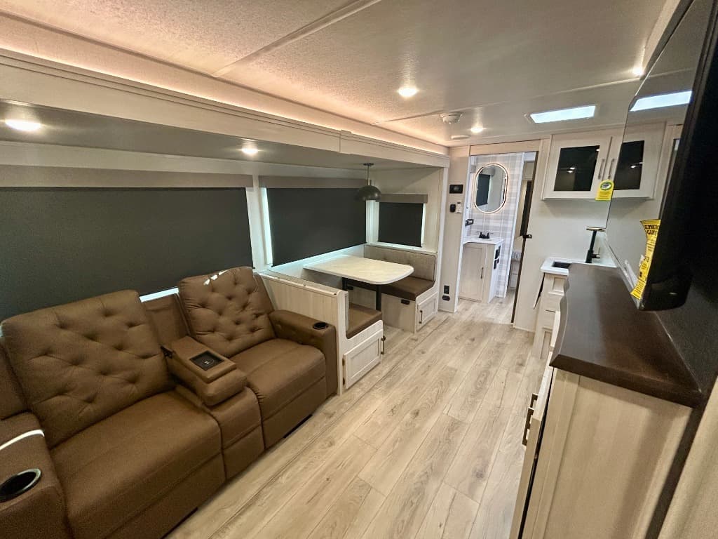 2026 Forest River 2026 Forest River Surveyor Legend - thumbnail 3