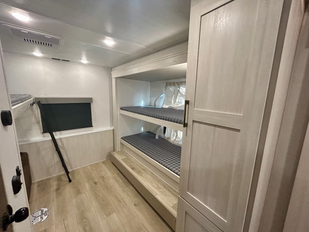 2026 Forest River 2026 Forest River Surveyor Legend - thumbnail 21