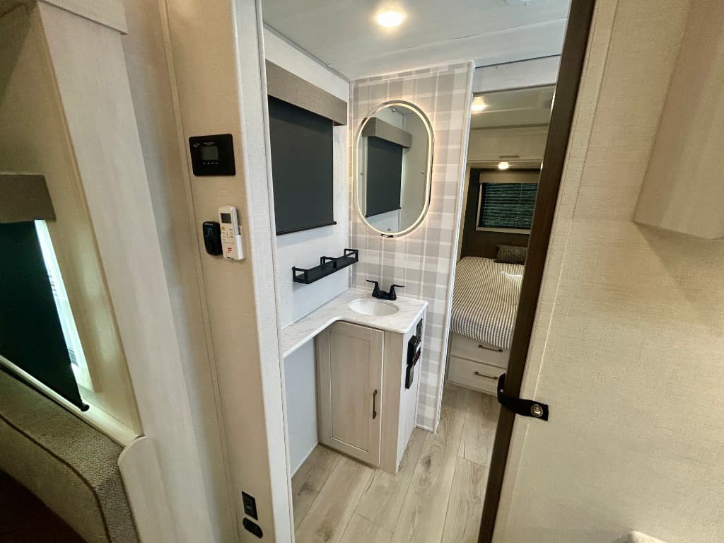 2026 Forest River 2026 Forest River Surveyor Legend - thumbnail 29