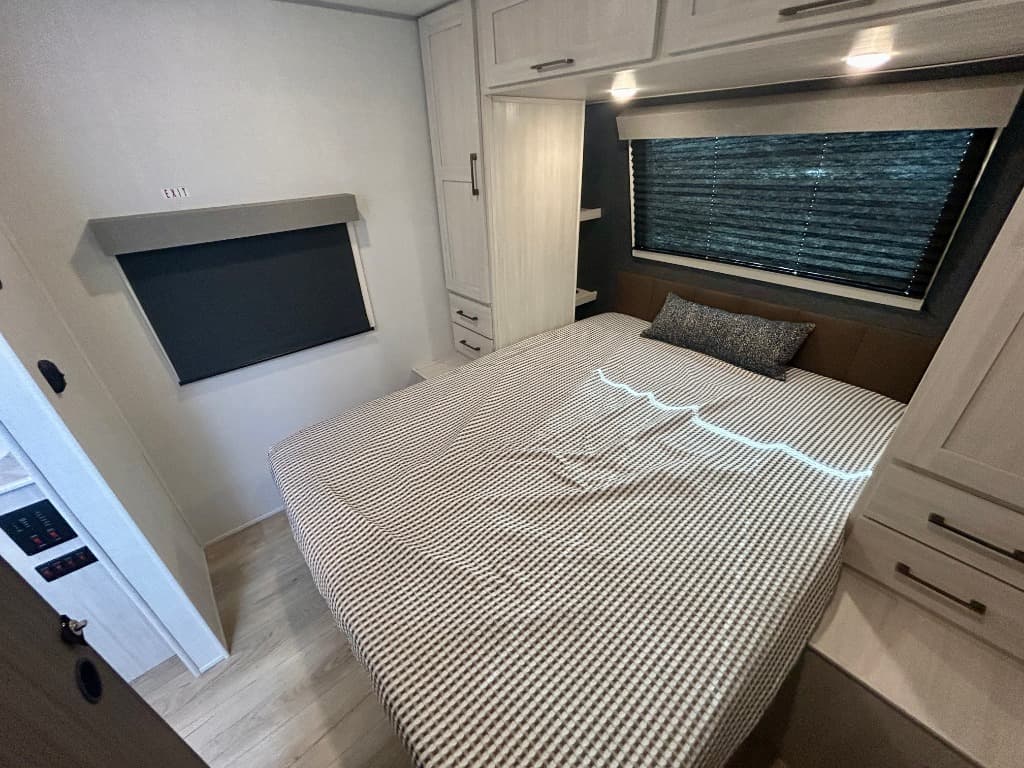 2026 Forest River 2026 Forest River Surveyor Legend - thumbnail 36