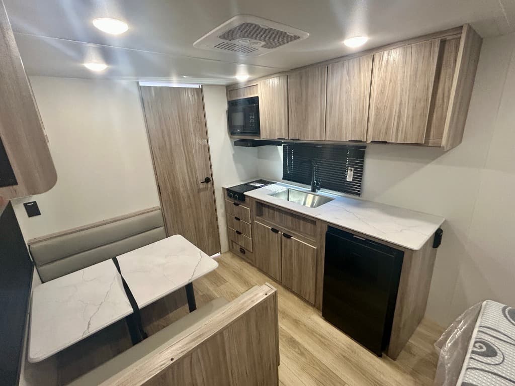 2025 Winnebago 2025 Winnebago Access - thumbnail 4
