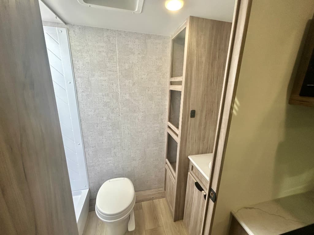 2025 Winnebago 2025 Winnebago Access - thumbnail 22