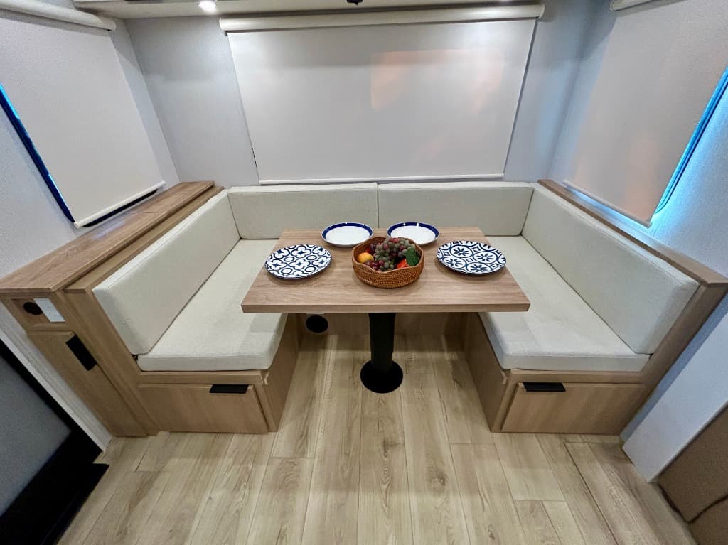 2026 Winnebago 2026 Winnebago Thrive - thumbnail 7