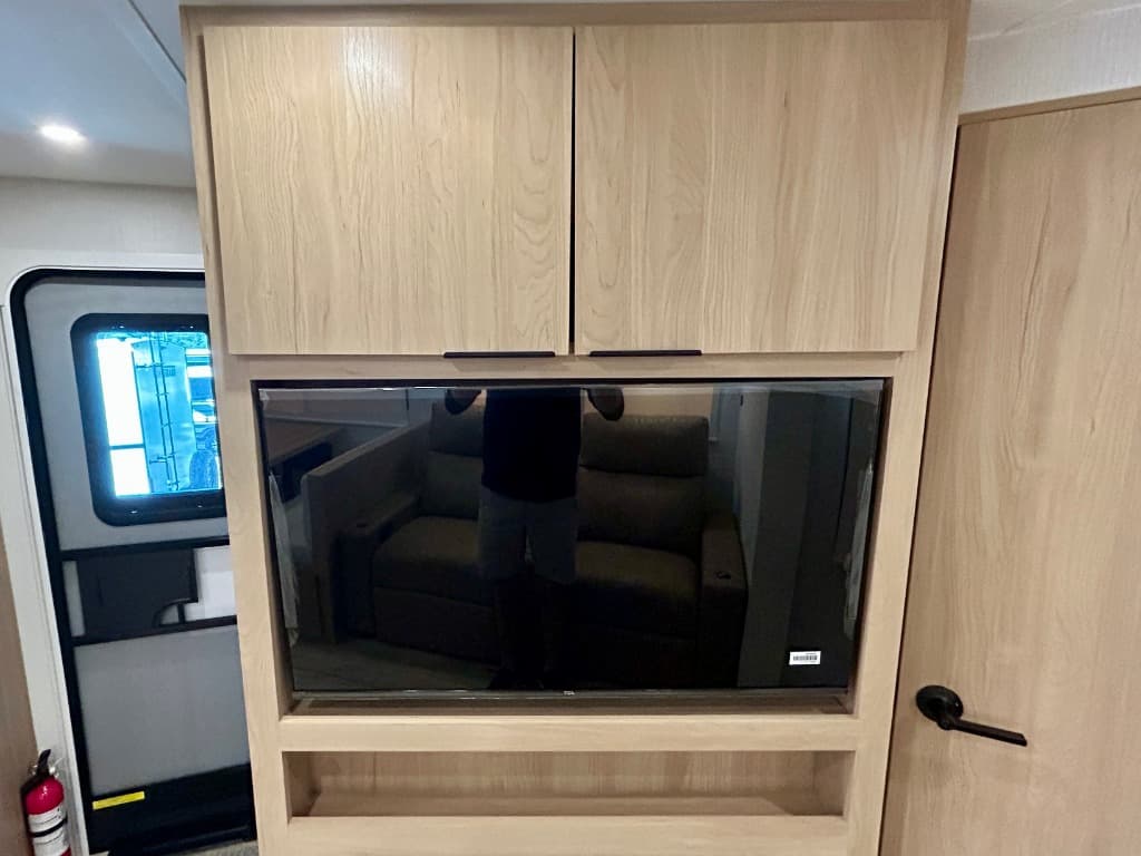 2026 Winnebago 2026 Winnebago Thrive - thumbnail 14