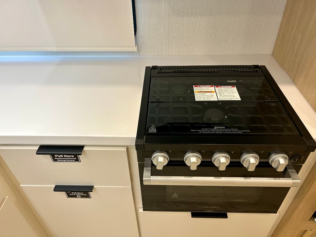 2026 Winnebago 2026 Winnebago Thrive - thumbnail 20