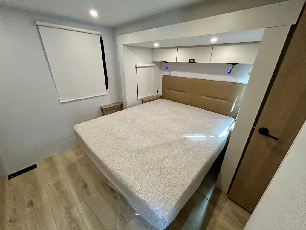 2026 Winnebago 2026 Winnebago Thrive - thumbnail 24