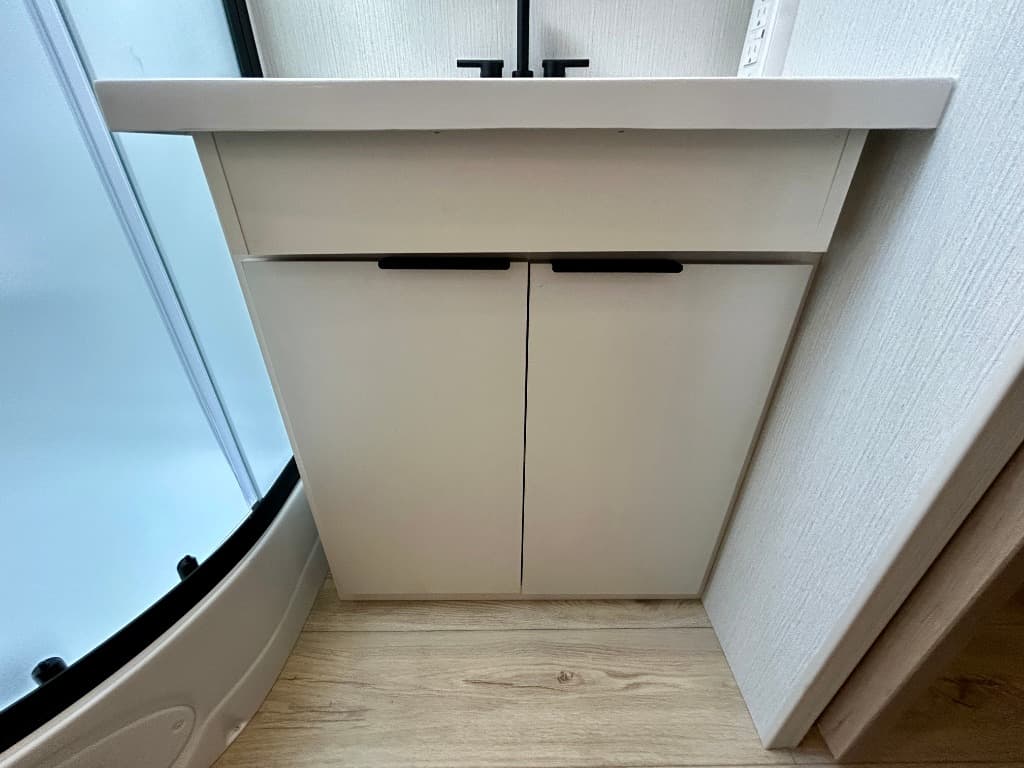 2026 Winnebago 2026 Winnebago Thrive - thumbnail 33